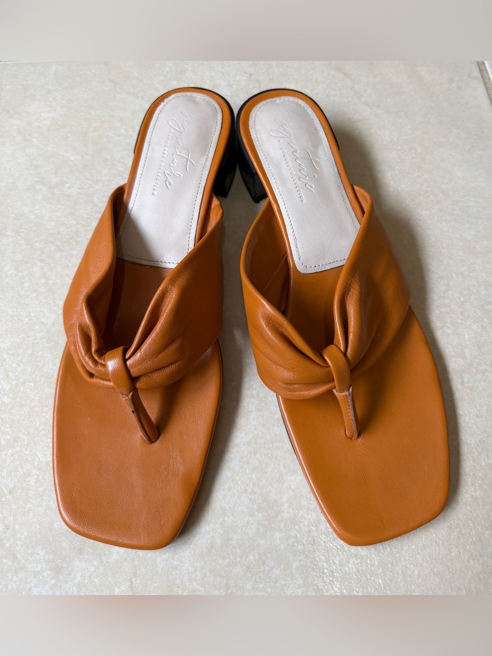 Journee Signature Francine Leather Block Heel Thong Sandals Orange Camel Size 11